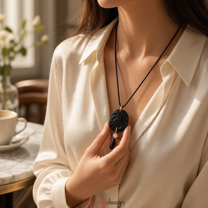 Black jade and onyx pendant necklace